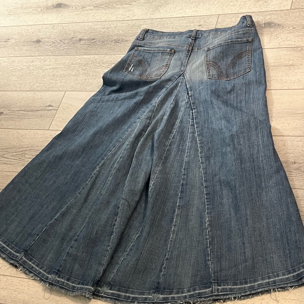 SOLD ‼️ Younique maxi skirt size 13